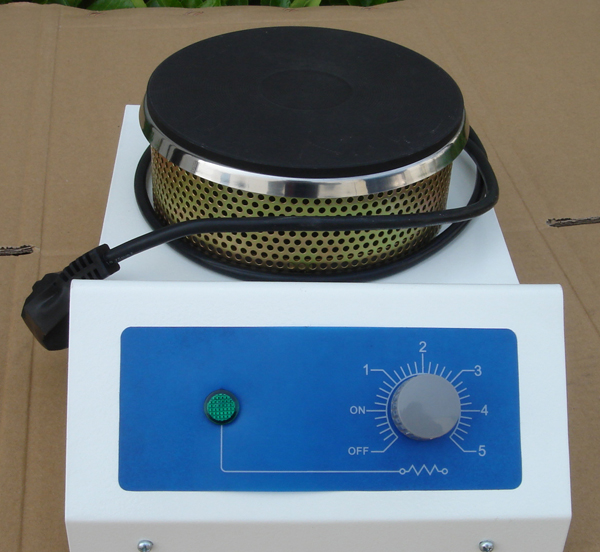 Fornace elettrico chiuso in laboratorio