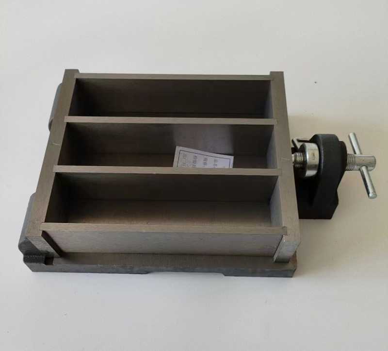 Steel Three Gang Cube Stampo 40x40x160