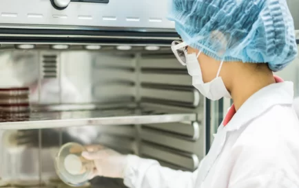 Incubatori di laboratorio in esperimenti biologici